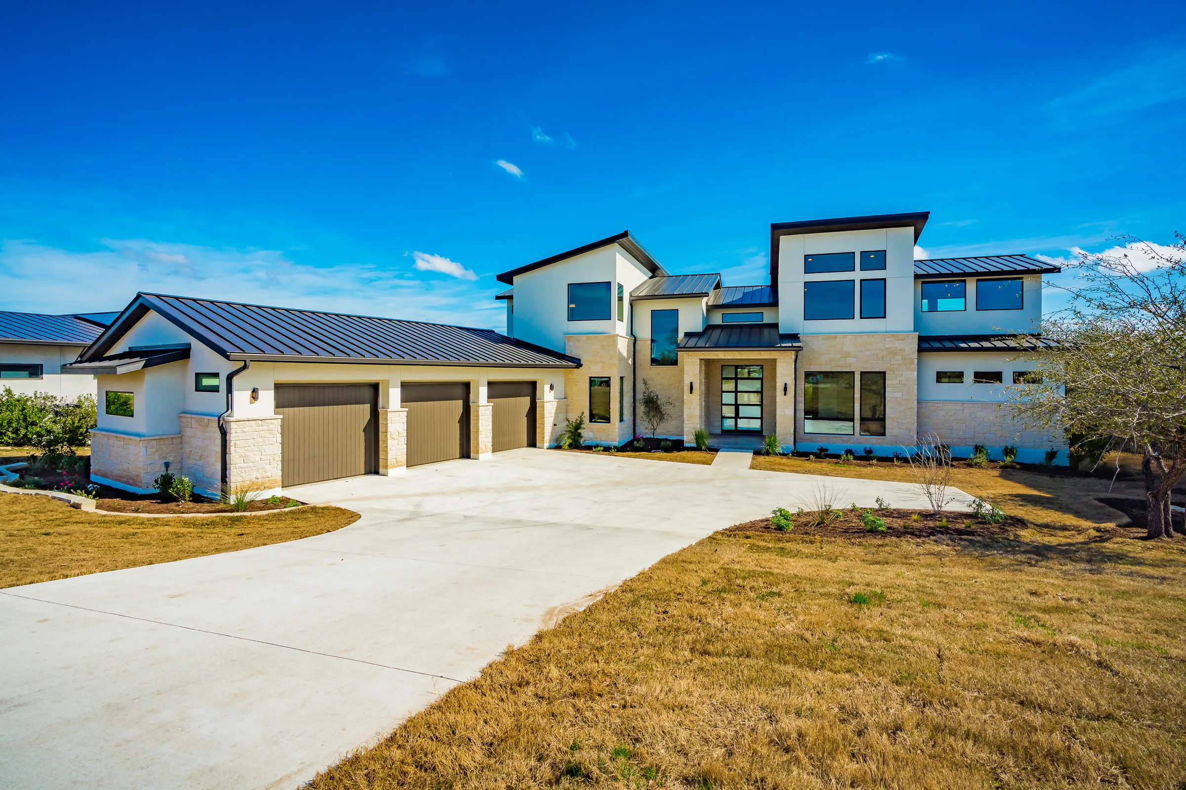 Rough Hollow Bowcross IV — 5 Beds · 4.5 Baths · 4,907 Sq Ft — built by Seven Custom Homes
