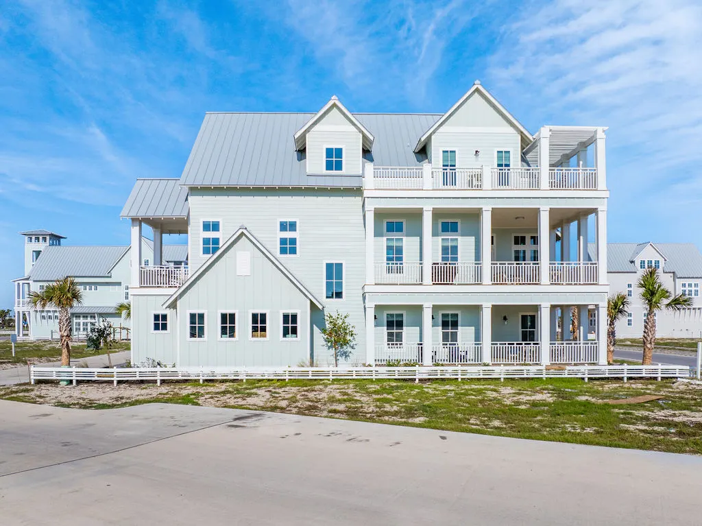 Cinnamon Shore XV — 5,016 Sq Ft — built by Seven Custom Homes