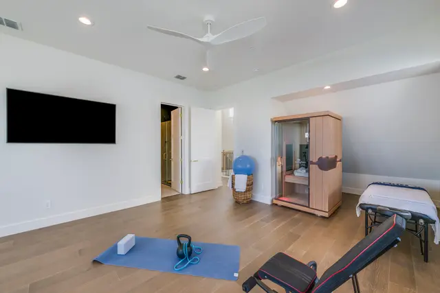 Cinnamon Shore XVII — photograph 67