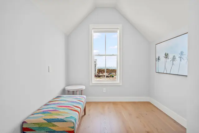 Cinnamon Shore XV — photograph 56