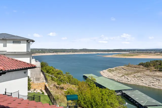 The Peninsula at Rough Hollow — photograph 95