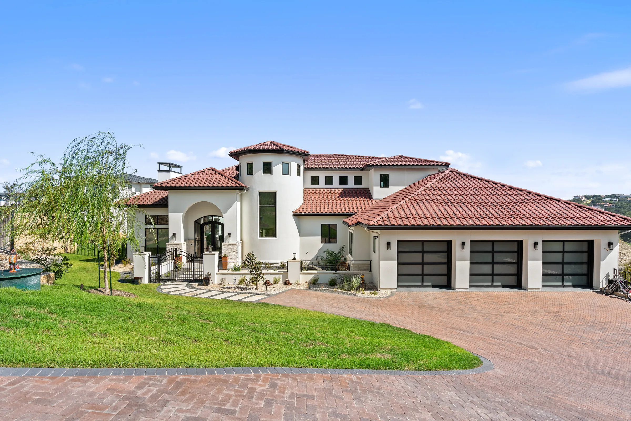 The Peninsula at Rough Hollow — 5 Beds · 5 Baths · 5,852 Sq Ft — built by Seven Custom Homes